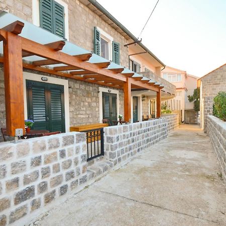 Leut Stone Residence Tivat Quarto foto