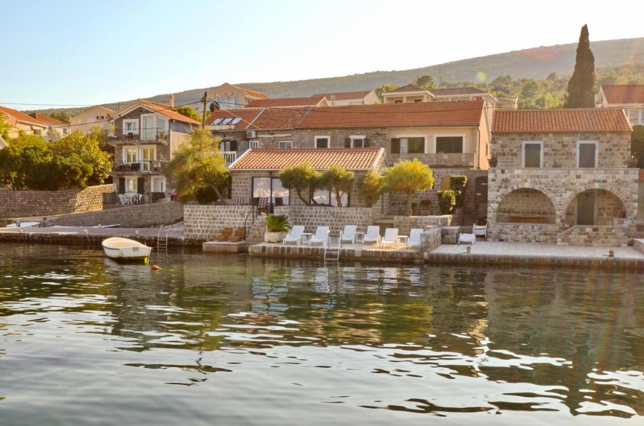Leut Stone Residence Tivat Exterior foto