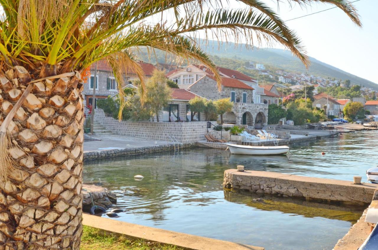 Leut Stone Residence Tivat Exterior foto