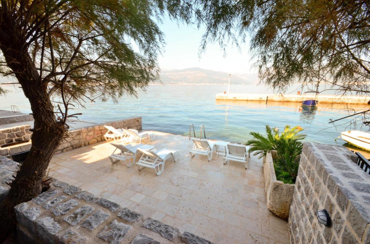 Leut Stone Residence Tivat Exterior foto