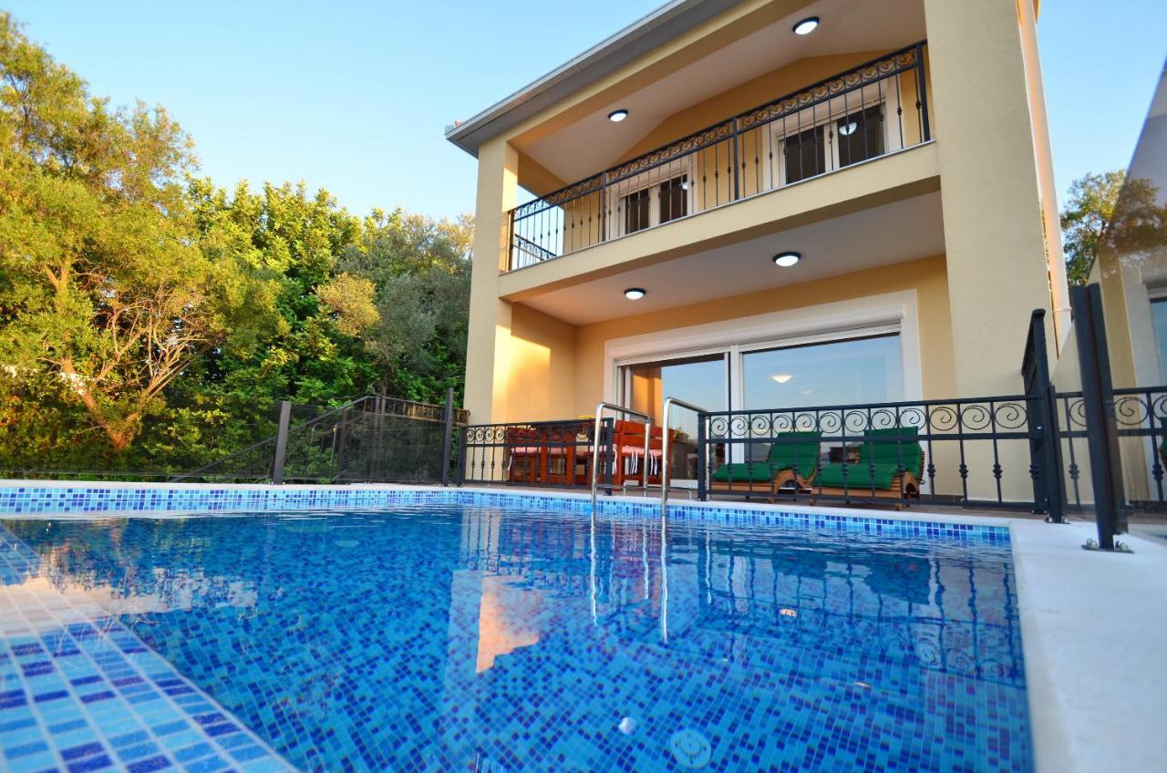 Leut Stone Residence Tivat Exterior foto