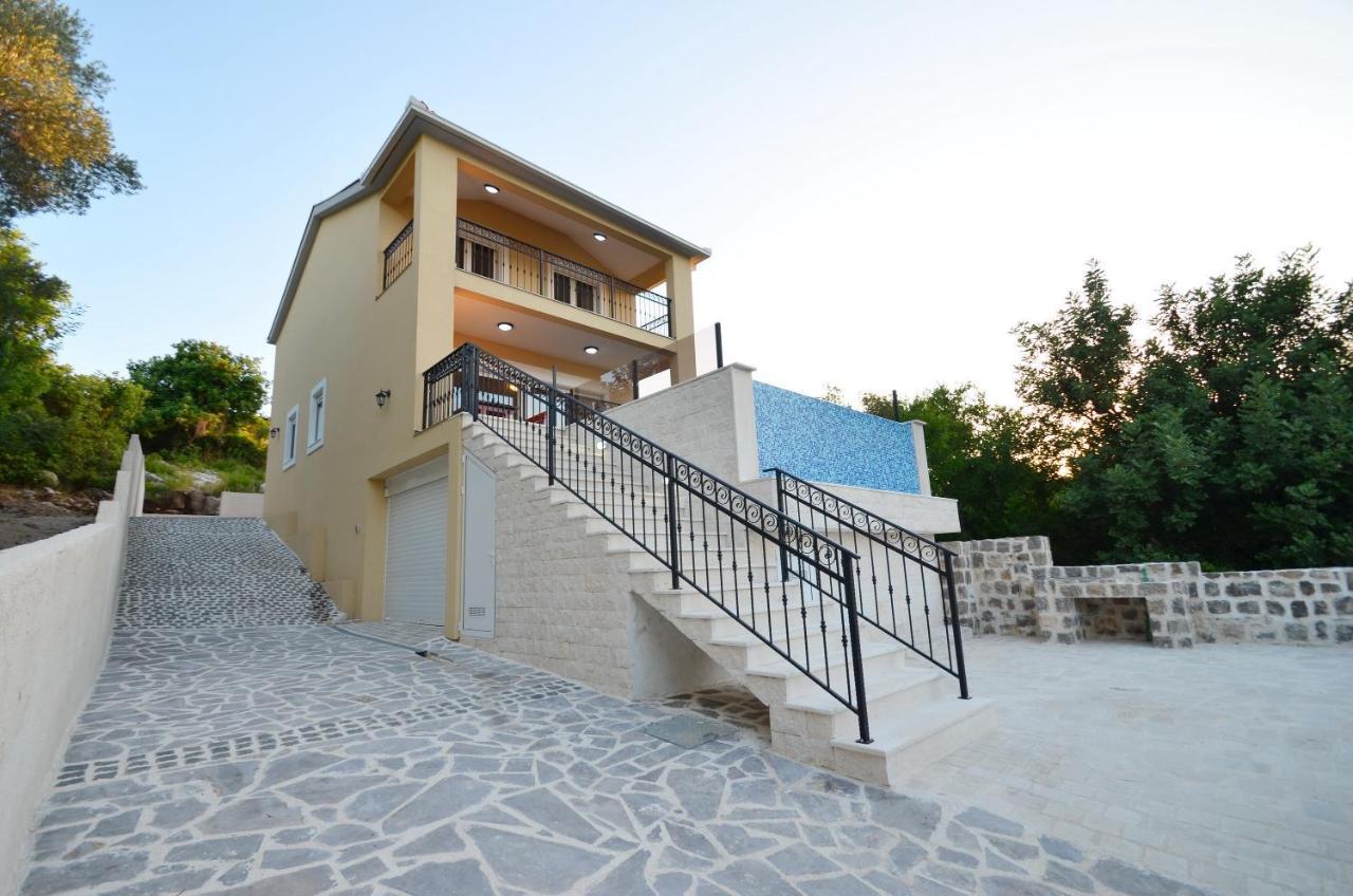 Leut Stone Residence Tivat Exterior foto