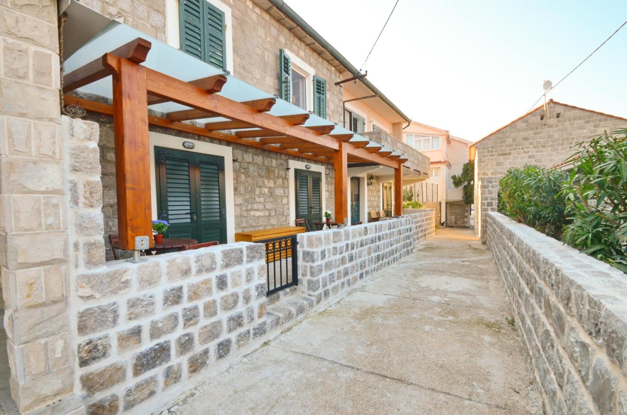 Leut Stone Residence Tivat Quarto foto